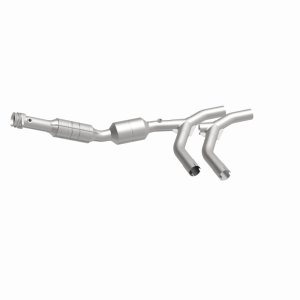 Ford E-250 Catalytic Converter - Passenger Side - Magnaflow - Direct-Fit - `05-`07