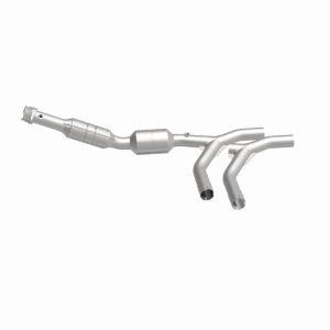 Ford E-250 Catalytic Converter - Passenger Side - Magnaflow - Direct-Fit - `05-`07