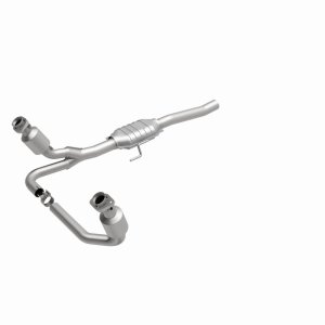 Dodge Dakota Catalytic Converter - Magnaflow - OEM Grade Direct-Fit - `00-`03