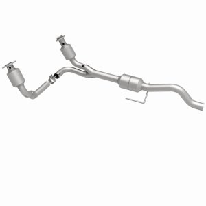 Dodge Durango Catalytic Converter - Magnaflow - Direct Fit - `00-`03
