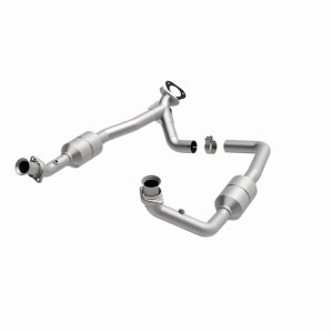 Ford E-250 Econoline Catalytic Converter - Magnaflow - Direct-Fit - `00-`02