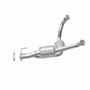 Ford Ranger Catalytic Converter - Magnaflow - Direct Fit, OEM Grade - `04-`06