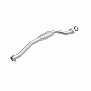 Hummer H3T Catalytic Converter - Magnaflow - OEM Grade Direct-Fit - `09-`10