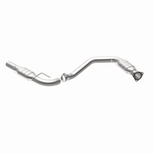 Chevrolet Express 2500 Catalytic Converter - Driver Side - Magnaflow - OEM Grade Direct-Fit - `06-`09