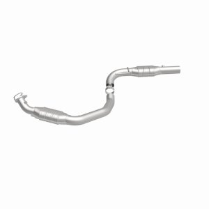 Chevrolet Express 2500 Catalytic Converter - Driver Side - Magnaflow - OEM Grade Direct-Fit - `06-`09