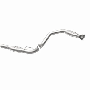 Chevrolet Express 2500 Catalytic Converter - Driver Side - Magnaflow - OEM Grade Direct-Fit - `06-`09