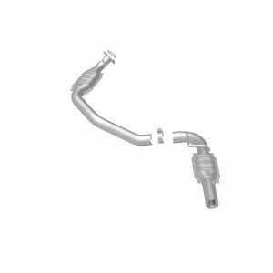 Chevrolet Express 3500 Catalytic Converter - Driver Side - Magnaflow - OEM Grade Direct-Fit - `06-`09
