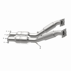 Volvo V70 Catalytic Converter - Magnaflow - OEM Grade Direct-Fit - `08-`09