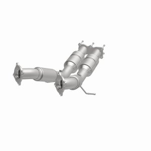Volvo V70 Catalytic Converter - Magnaflow - OEM Grade Direct-Fit - `08-`09
