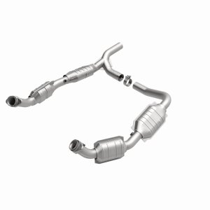 Ford E-150 Catalytic Converter - Magnaflow - Direct Fit - `07-`08