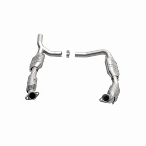 Ford E-150 Catalytic Converter - Magnaflow - Direct Fit - `07-`08