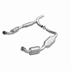 Ford E-150 Catalytic Converter - Magnaflow - Direct Fit - `07-`08