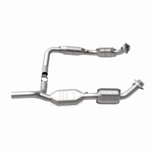Ford E-150 Catalytic Converter - Magnaflow - Direct Fit - `07-`08