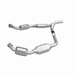 Ford E-150 Catalytic Converter - Magnaflow - Direct Fit - `07-`08
