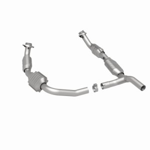 Ford E-150 Catalytic Converter - Magnaflow - Direct Fit - `07-`08