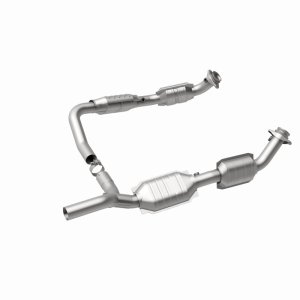 Ford E-150 Catalytic Converter - Magnaflow - Direct Fit - `07-`08