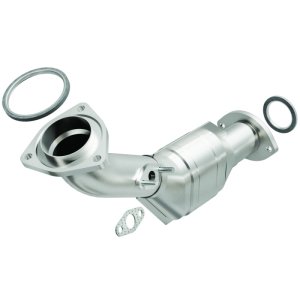 Toyota Tundra Catalytic Converter - Front - Magnaflow - OEM Grade Federal/EPA Compliant - `00-`04