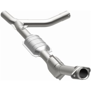Ford E-150 Econoline Catalytic Converter - Passenger Side - Magnaflow - OEM Grade Direct-Fit - `00-`02
