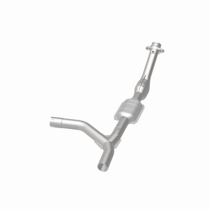 Ford E-250 Catalytic Converter - Passenger Side - Magnaflow - OEM Grade Direct-Fit - `03-`04 Ford E-250 Catalytic Converter - Passenger Side - Magnaflow - OEM Grade Direct-Fit - `03-`04