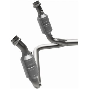 Dodge Durango Catalytic Converter - Magnaflow - Direct-Fit - 2004