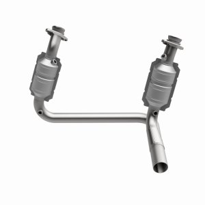 Dodge Durango Catalytic Converter - Magnaflow - Direct-Fit - 2004