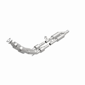 Volkswagen Passat Catalytic Converter - Magnaflow - OEM Grade Direct-Fit - `06-`08
