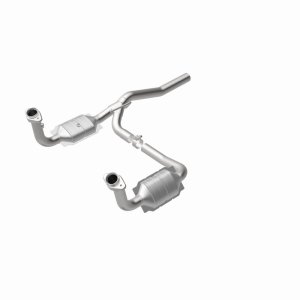 Dodge Nitro Catalytic Converter - Magnaflow - OEM Grade Direct-Fit - `07-`11