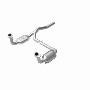 Dodge Nitro Catalytic Converter - Magnaflow - OEM Grade Direct-Fit - `07-`11