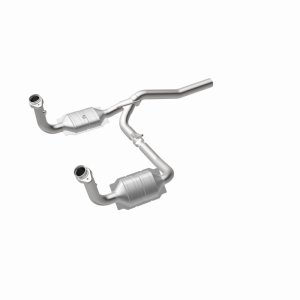 Dodge Nitro Catalytic Converter - Magnaflow - OEM Grade Direct-Fit - `07-`11