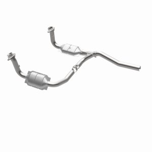 Dodge Nitro Catalytic Converter - Magnaflow - OEM Grade Direct-Fit - `07-`11