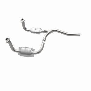 Dodge Nitro Catalytic Converter - Magnaflow - OEM Grade Direct-Fit - `07-`11