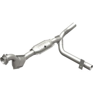 Ford Expedition Catalytic Converter - Magnaflow - Direct Fit - `01-`02
