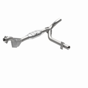 Ford Expedition Catalytic Converter - Magnaflow - Direct Fit - `01-`02