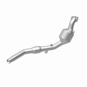 Land Rover Freelander Catalytic Converter - Magnaflow - OEM Grade Direct-Fit (Federal/EPA Compliant), Spun Body, Mandrel-Bent 409 Stainless Steel - `02-`05