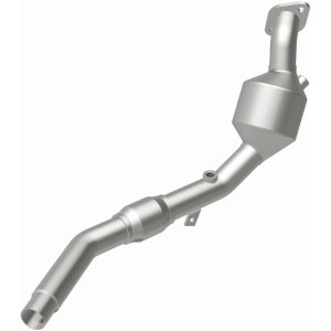 Land Rover Freelander Catalytic Converter - Magnaflow - OEM Grade Direct-Fit (Federal/EPA Compliant), Spun Body, Mandrel-Bent 409 Stainless Steel - `02-`05