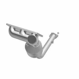 Land Rover Freelander Manifold Catalytic Converter - Magnaflow - OEM Grade Federal/EPA Compliant Direct-Fit Manifold - `02-`05