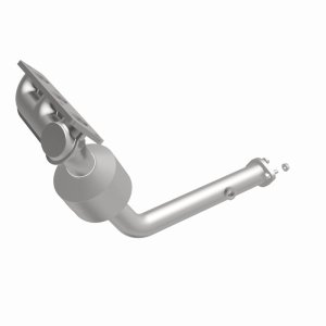Land Rover Freelander Manifold Catalytic Converter - Magnaflow - OEM Grade Federal/EPA Compliant Direct-Fit Manifold - `02-`05