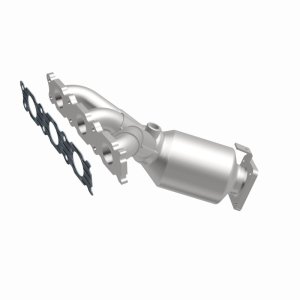 Volvo XC90 Catalytic Converter - Magnaflow - OEM Grade Manifold - `07-`10