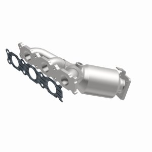 Volvo XC90 Catalytic Converter - Magnaflow - OEM Grade Manifold - `07-`10
