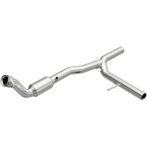 Ford F-150 Catalytic Converter - Passenger Side - Magnaflow - OEM Grade Direct-Fit - `05-`08