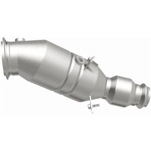 BMW 3 Series Catalytic Converter - Underbody - Magnaflow - OEM Grade Direct-Fit - `12-`16