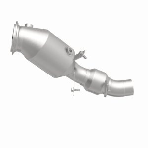 BMW 528 Catalytic Converter - Magnaflow - OEM Grade Direct-Fit, Closed-Coupled, Federal/EPA Compliant - `12-`16