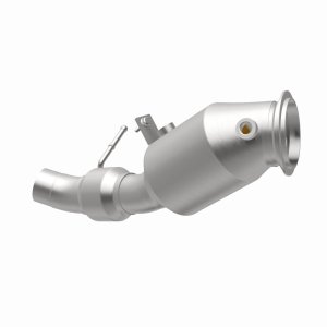 BMW 528 Catalytic Converter - Magnaflow - OEM Grade Direct-Fit, Closed-Coupled, Federal/EPA Compliant - `12-`16