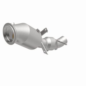 BMW 528 Catalytic Converter - Magnaflow - OEM Grade Direct-Fit, Closed-Coupled, Federal/EPA Compliant - `12-`16