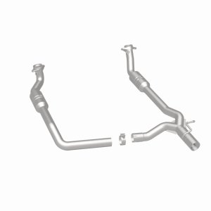 Ford E-150 Catalytic Converter - Underbody - Magnaflow - Direct Fit - `09-`12