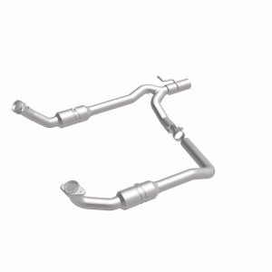 Ford E-250 Catalytic Converter - Underbody - Magnaflow - Direct Fit - `09-`14