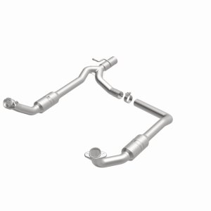 Ford E-350 Catalytic Converter - Underbody - Magnaflow - Direct Fit - `09-`16