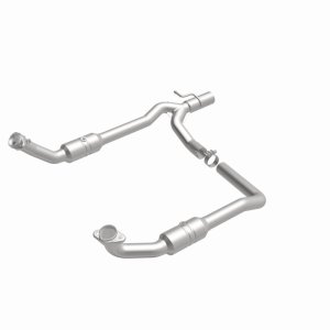 Ford E-350 Catalytic Converter - Underbody - Magnaflow - Direct Fit - `09-`16