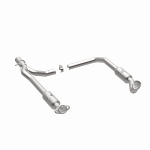 Ford E-350 Catalytic Converter - Underbody - Magnaflow - Direct Fit - `09-`16