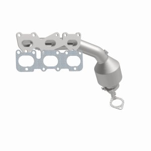 Kia Sorento Catalytic Converter - Magnaflow - OEM Grade Federal/EPA Compliant Direct-Fit - `07-`09